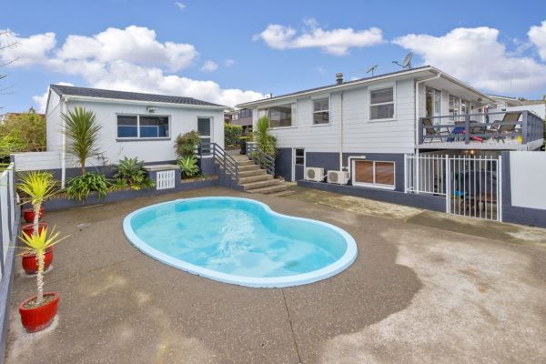 20 Abercrombie Street, Howick, Manukau City, 8 Bedrooms, 1 Bathrooms