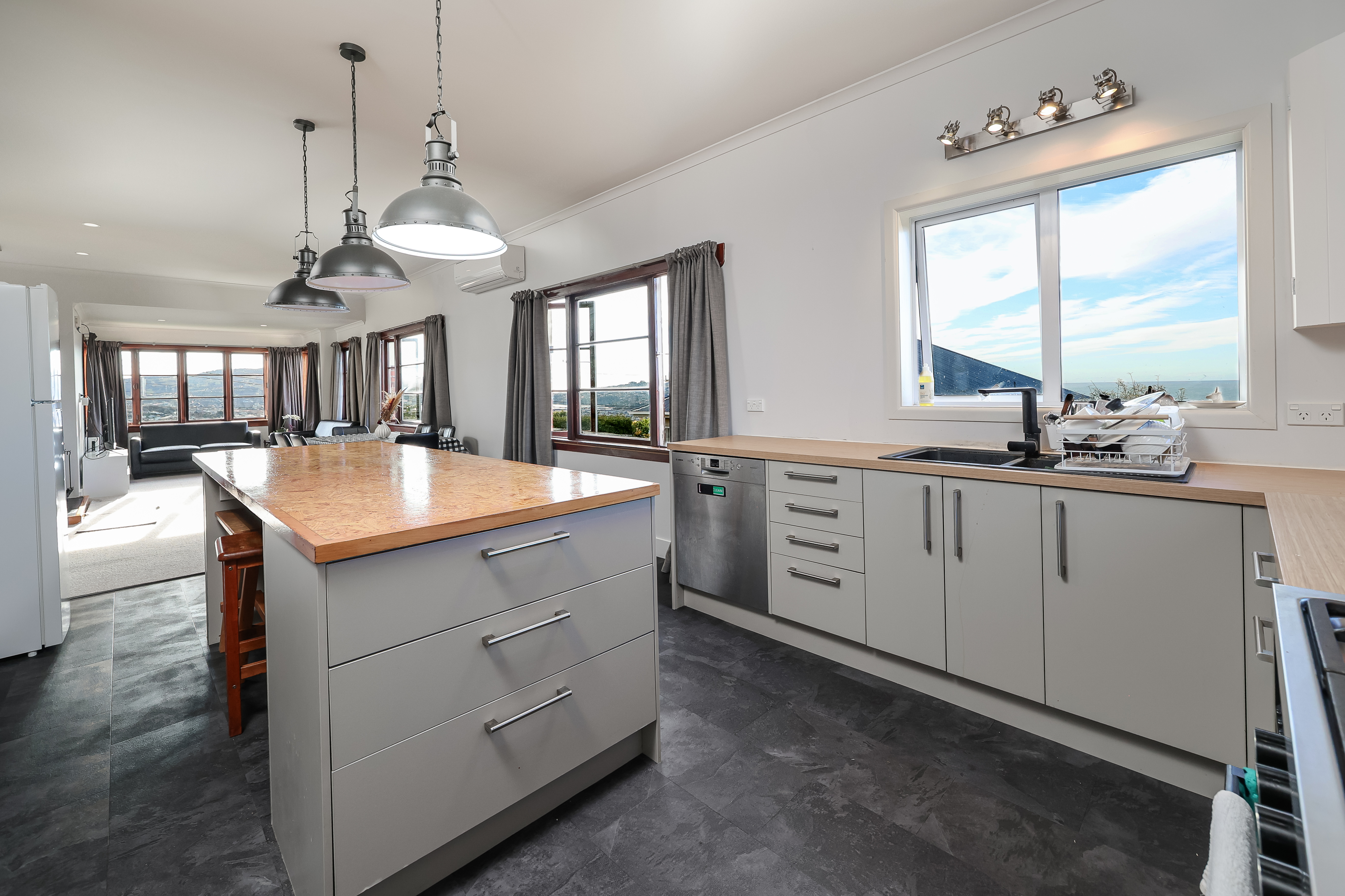 11 Earls Road, Saint Clair, Dunedin, 4 Bedrooms, 0 Bathrooms, House