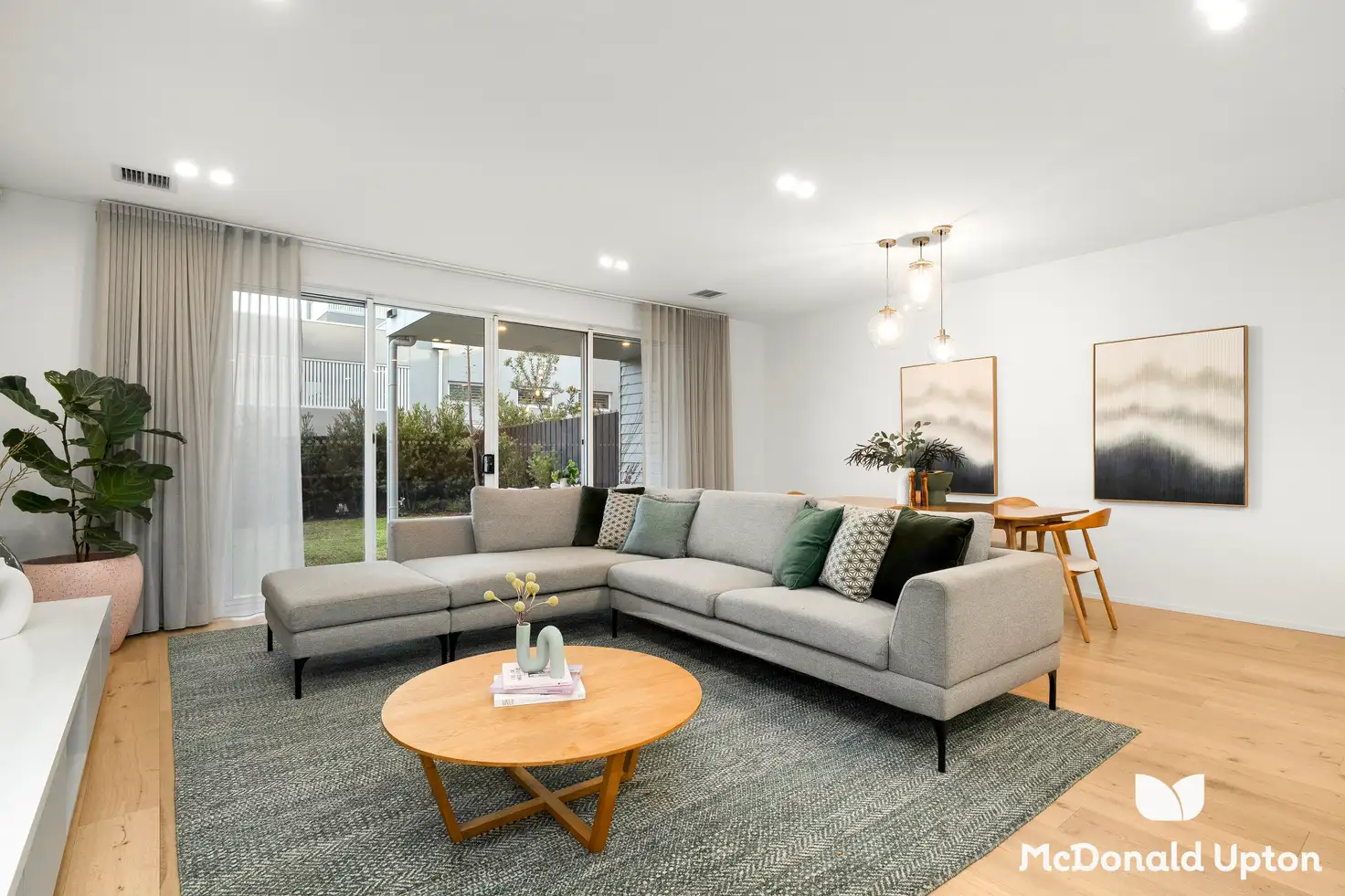 21 ROSEHILL RD, ESSENDON WEST VIC 3040, 0 침실, 0 욕실, Townhouse