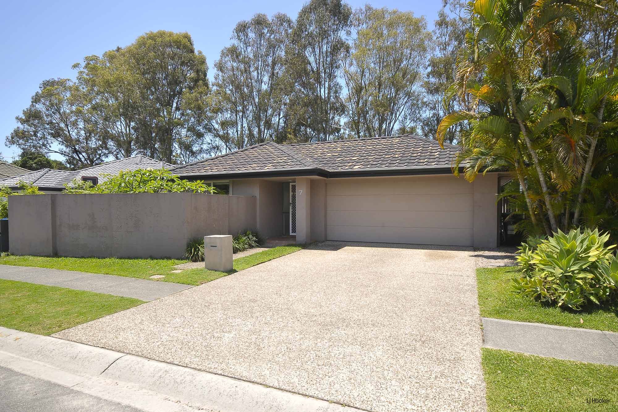 7 SEVILLE CCT, BURLEIGH WATERS QLD 4220, 0 Bedrooms, 0 Bathrooms, House