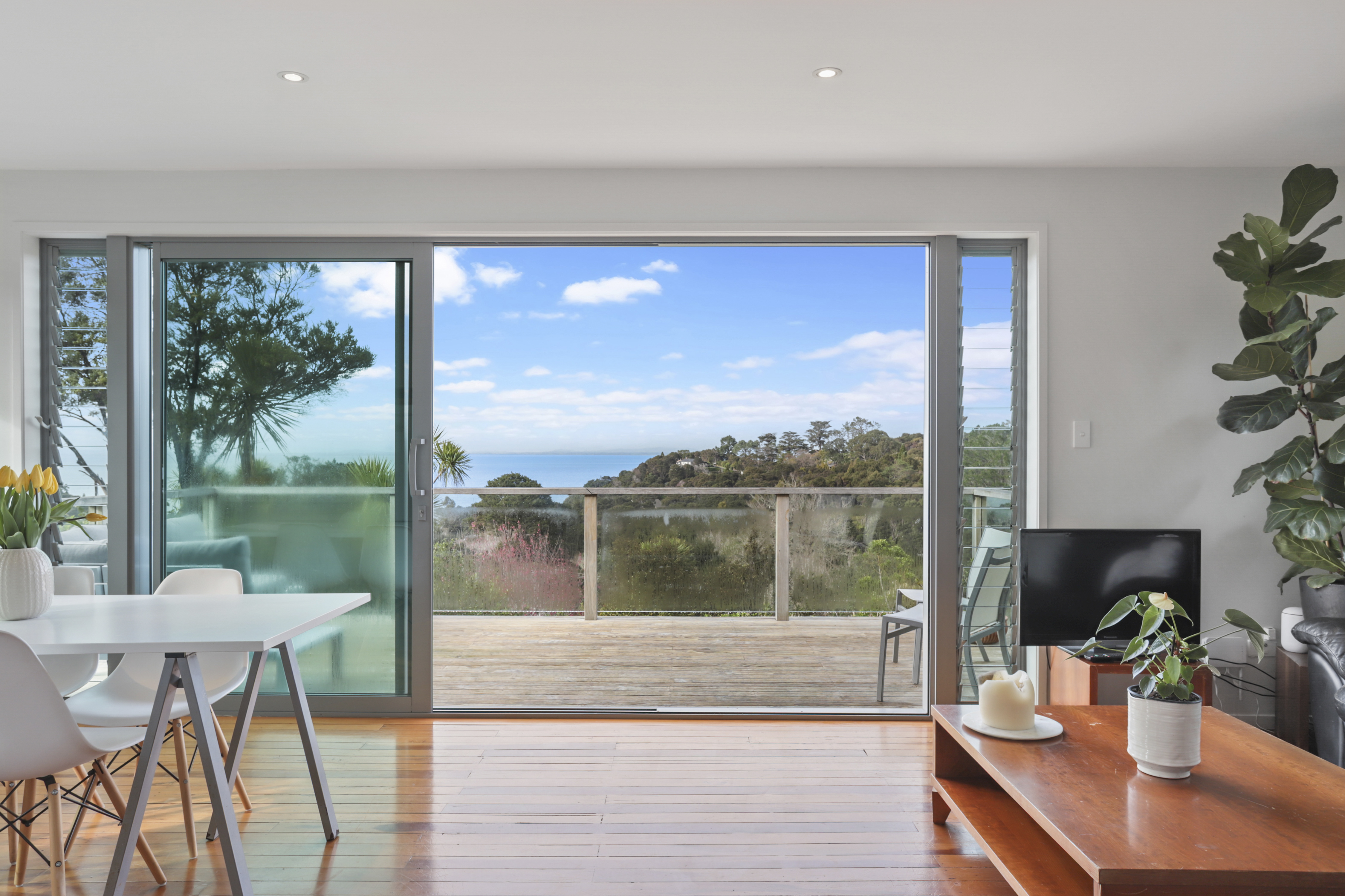 8 Mceldowney Road, Titirangi, Auckland - Waitakere, 2 Bedrooms, 1 Bathrooms, House