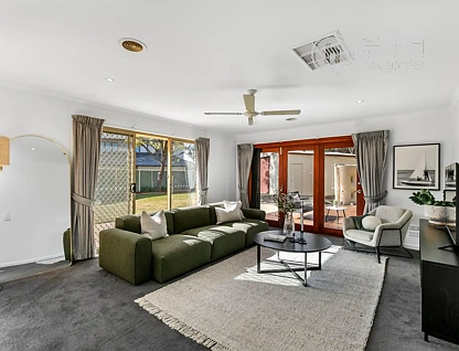 6 MCPHERSON PL, WERRIBEE VIC 3030, 4 Kuwarto, 2 Banyo, House