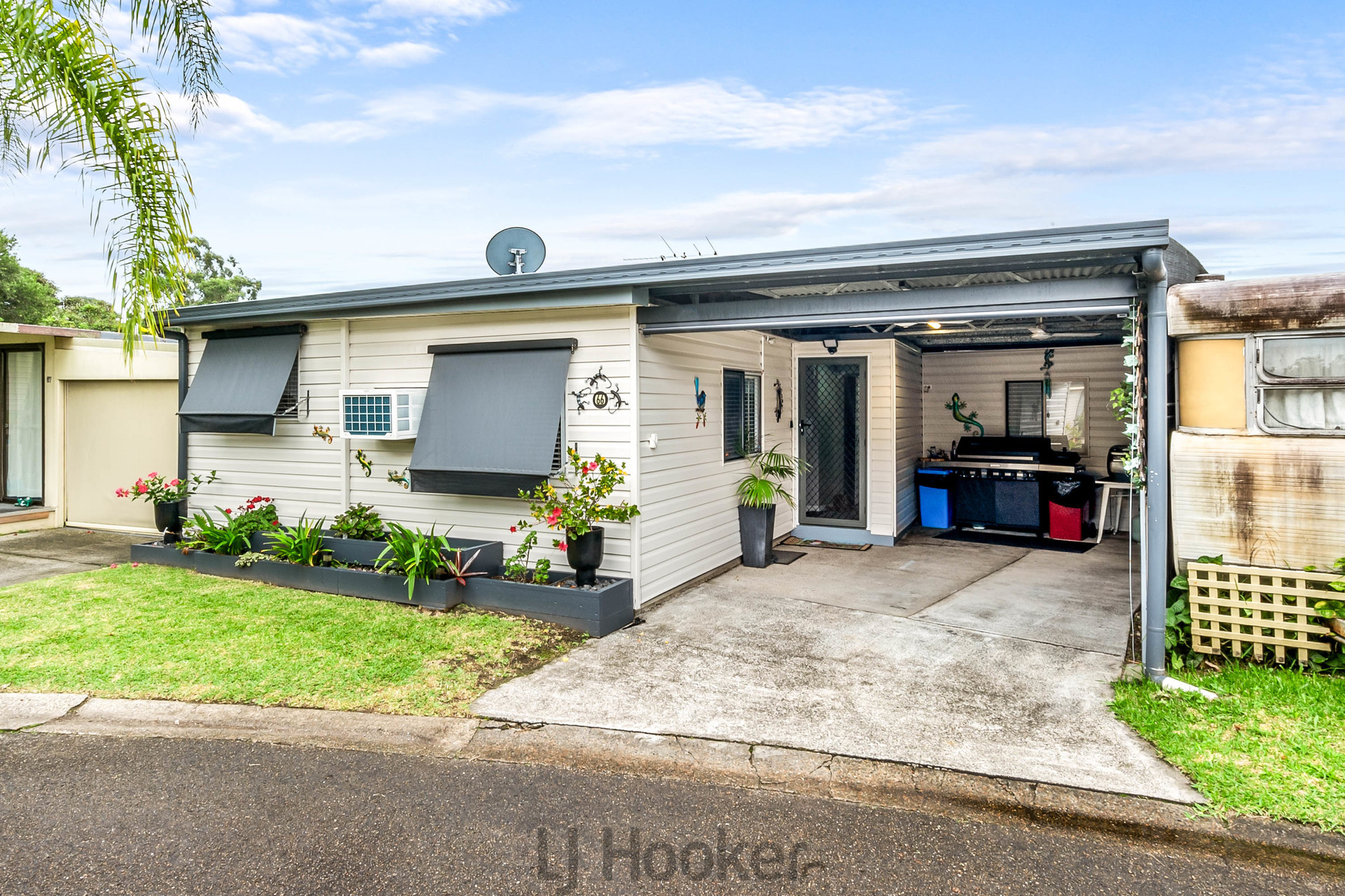 TERALBA LAKESIDE CARAVAN PARK 21 ANZAC PDE, Teralba, Newcastle, 0 कमरे, 0 बाथरूम, House