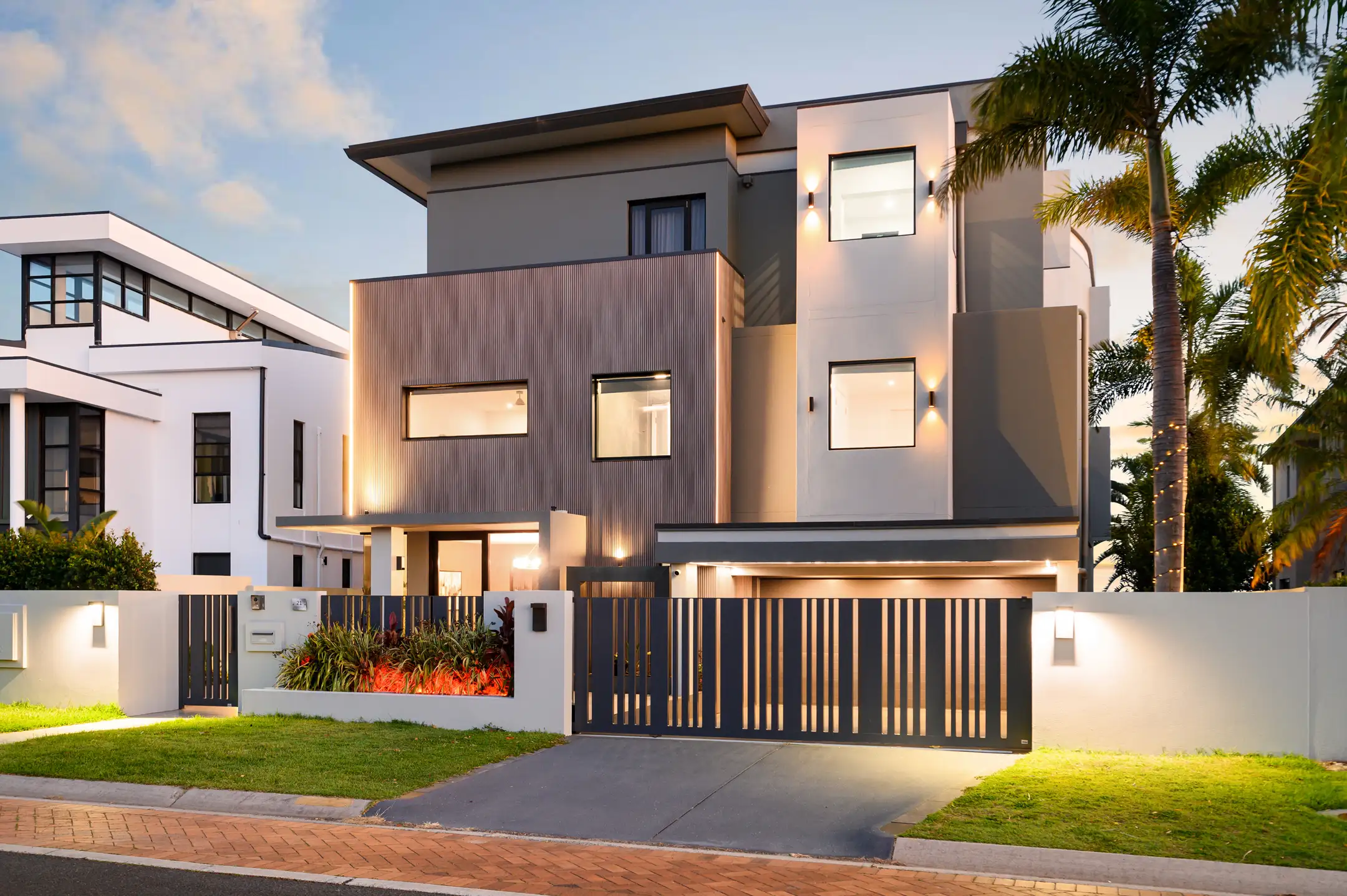 21 KING ARTHURS CT, Paradise Point, Gold Coast, 0 कमरे, 0 बाथरूम, House