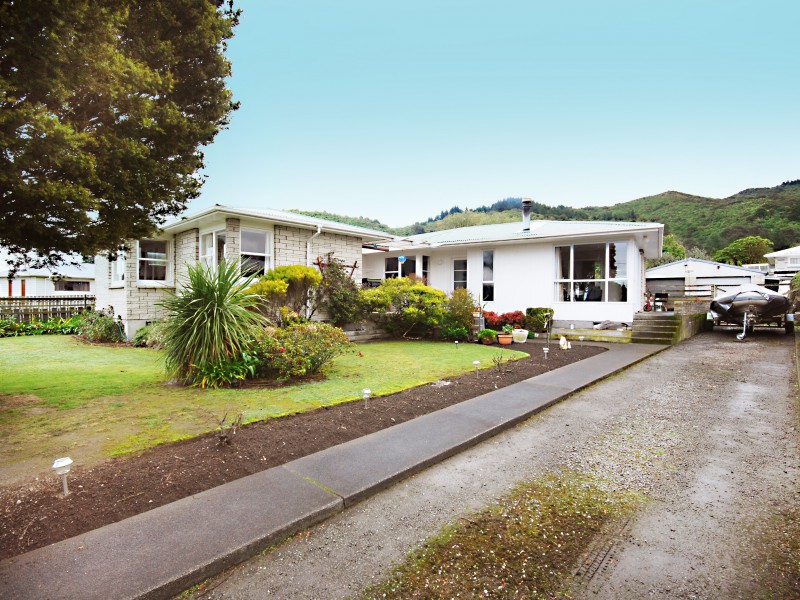 81 Watt Street, Featherston, South Wairarapa, 5 ਕਮਰੇ, 0 ਬਾਥਰੂਮ