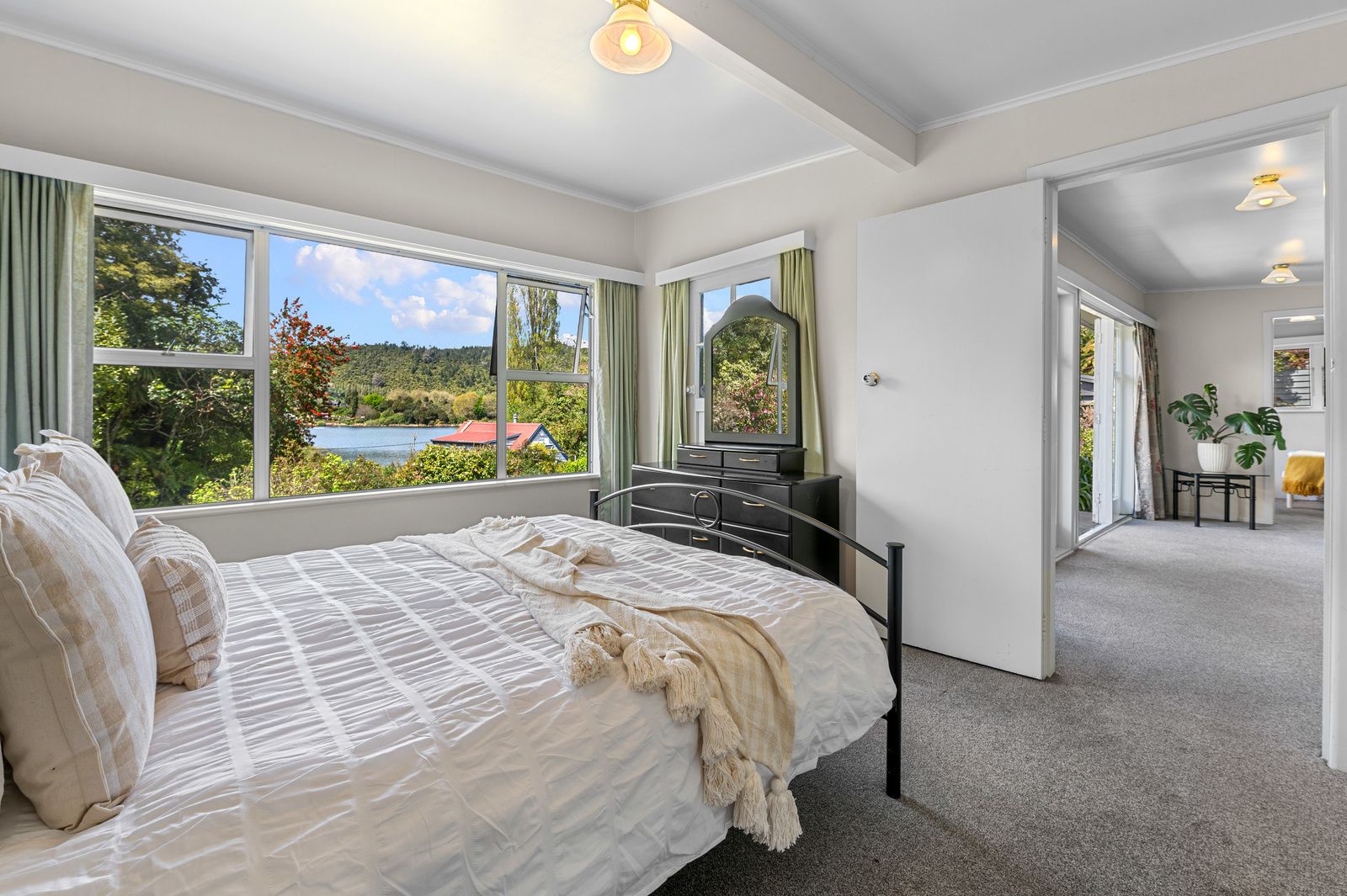 33 Okareka Loop Road, Lake Okareka, Rotorua, 2房, 1浴, House
