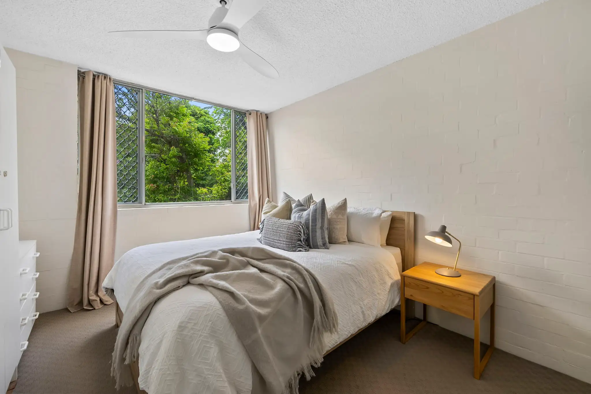 UNIT 4 28 UNDERHILL AV, Indooroopilly, Brisbane Western Region, 0 कमरे, 0 बाथरूम, Unit