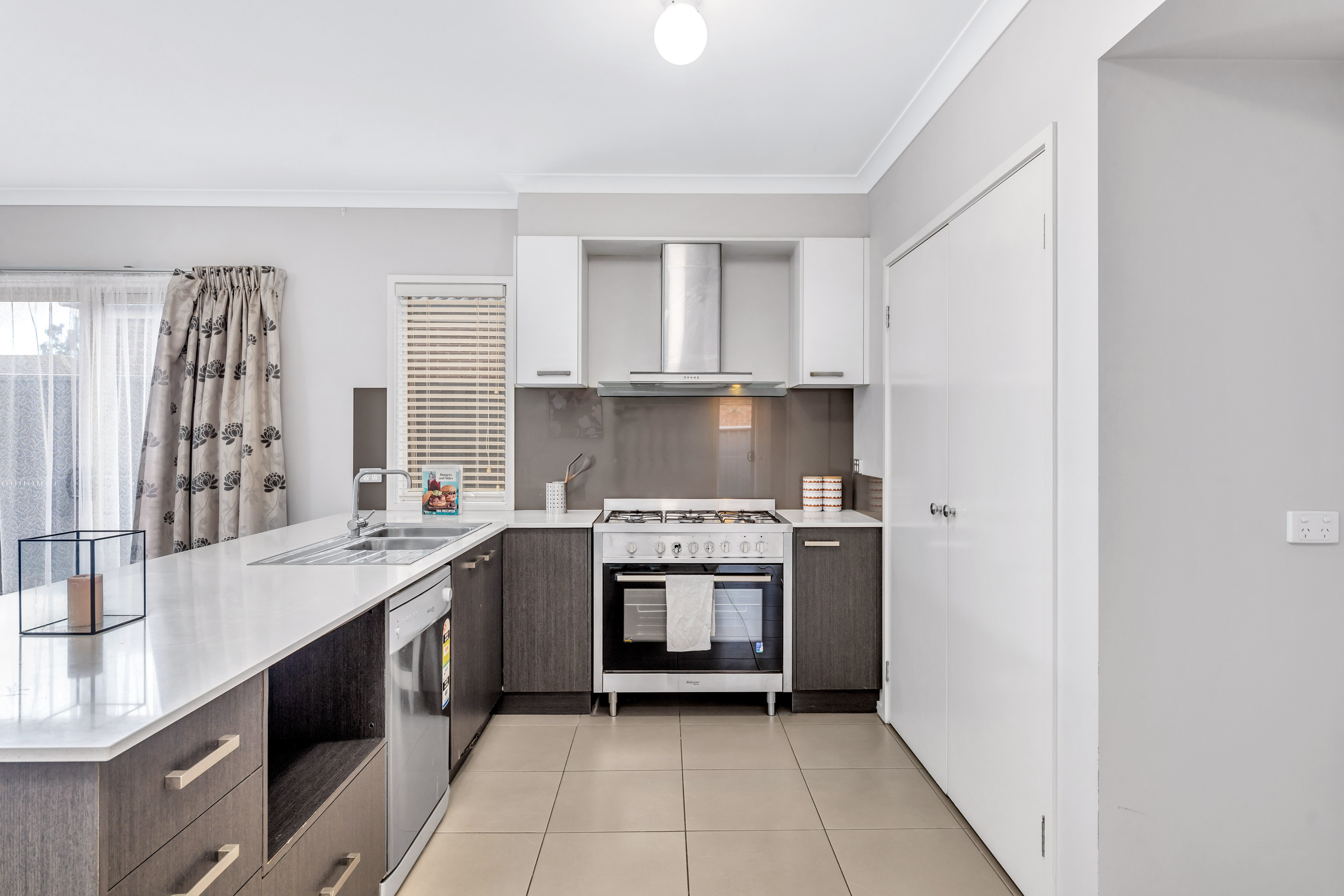6 STRINGYBARK CL, Manor Lakes, South West Melbourne, 0 Bedrooms, 0 Bathrooms, House