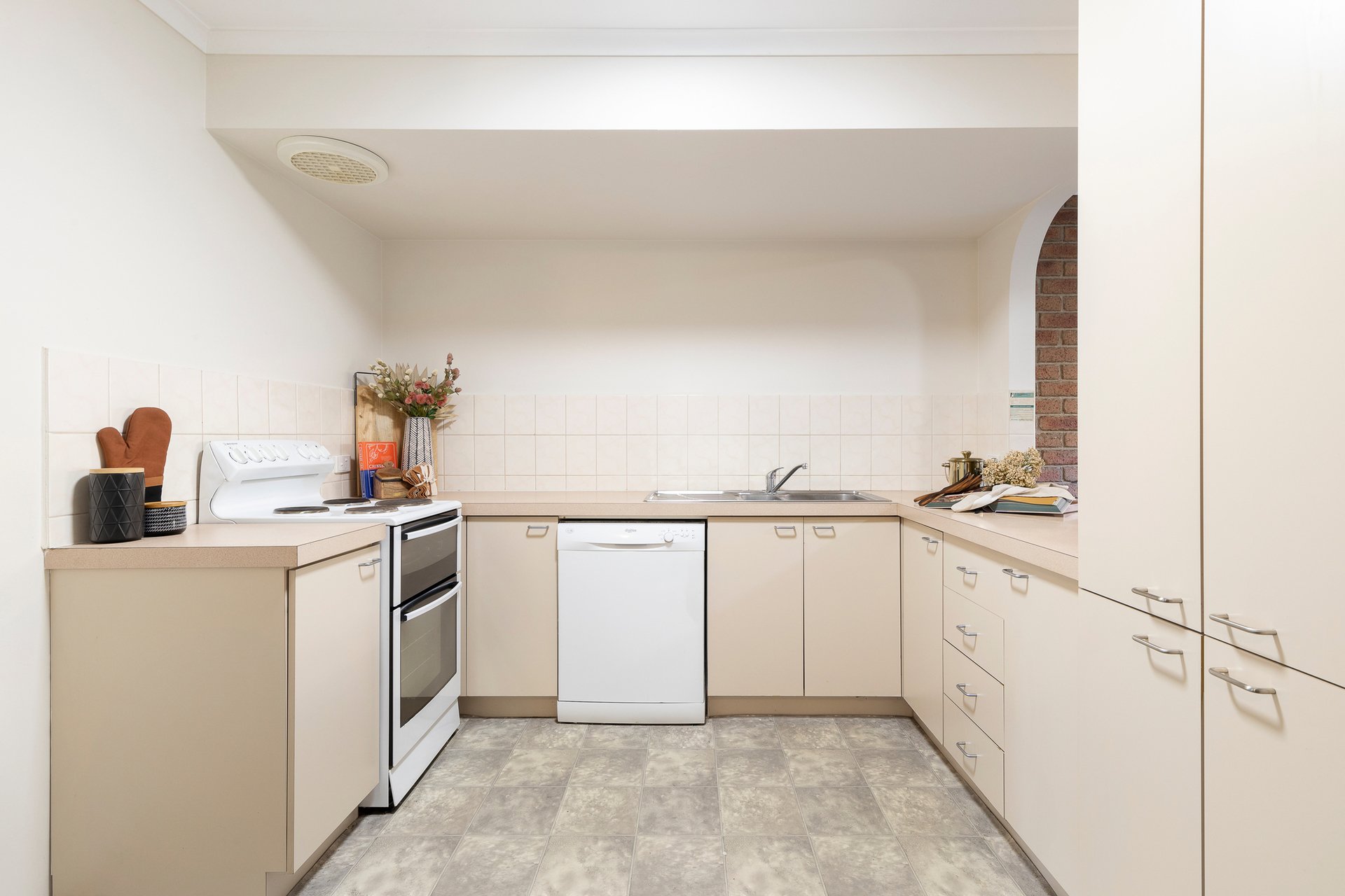 UNIT 17 12 JOHN ST, Blackburn, Inner East Melbourne, 0 રૂમ, 0 બાથરૂમ, Townhouse