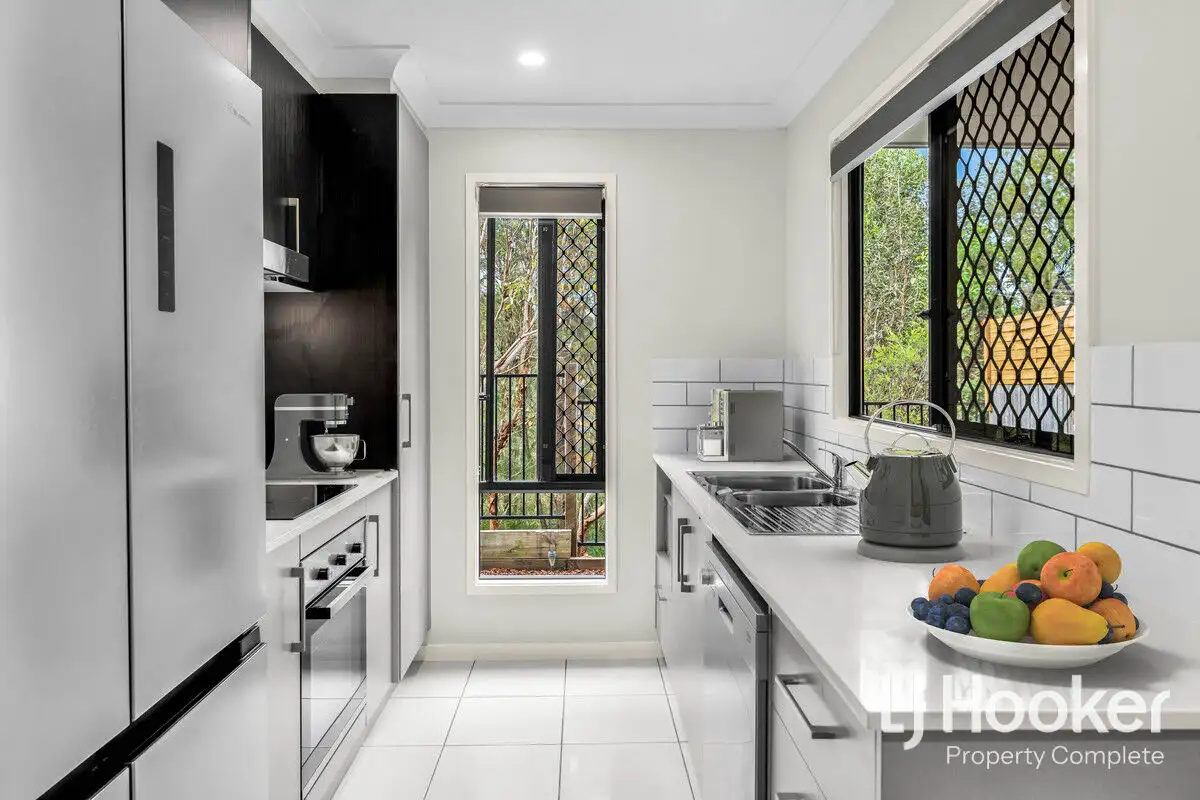 Unit 2/8 HIGHLANDS STREET, YARRABILBA, 0 Schlafzimmer, 0 Badezimmer, Townhouse