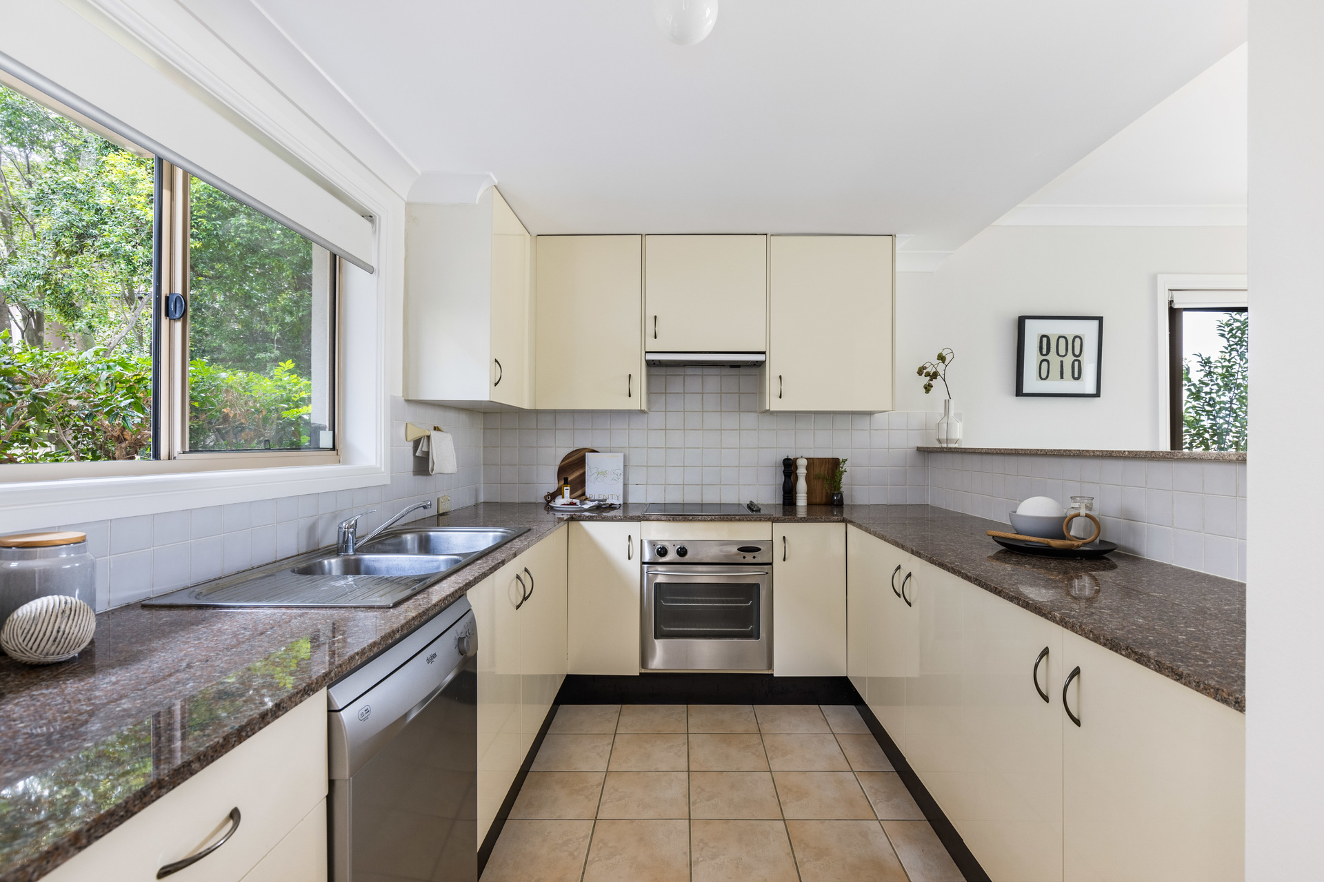 UNIT 8 3-5 MONTROSE RD, Abbotsford, Inner West, 0 Kuwarto, 0 Banyo, Townhouse