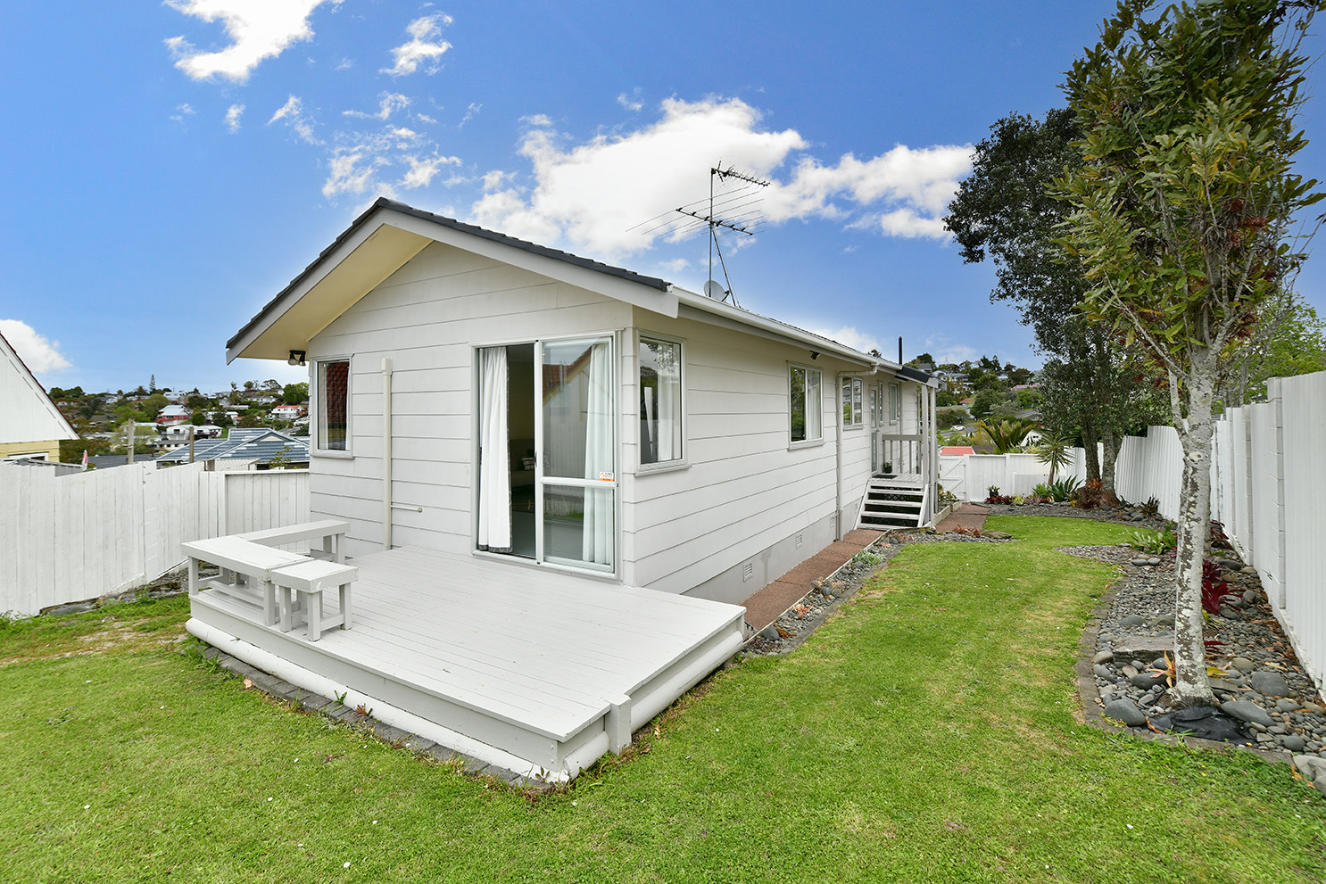 1/17 Athena Drive, Totara Vale, North Shore City, 3 રૂમ, 1 બાથરૂમ