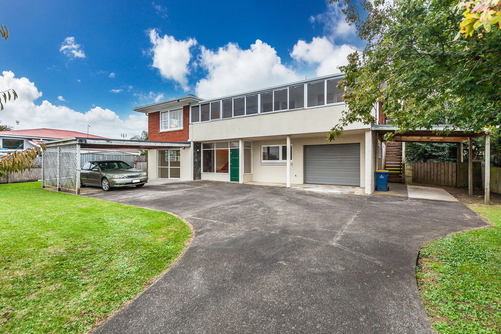6 Graham Avenue, Te Atatu Peninsula, Waitakere City, 7 Kuwarto, 2 Banyo