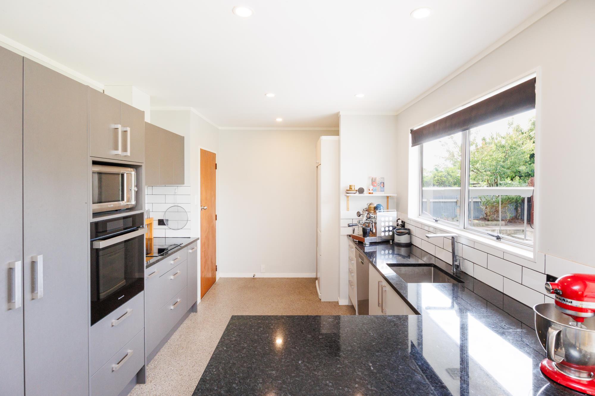 10 Westhaven Grove, Takaro, Palmerston North City, 3部屋, 2バスルーム, House