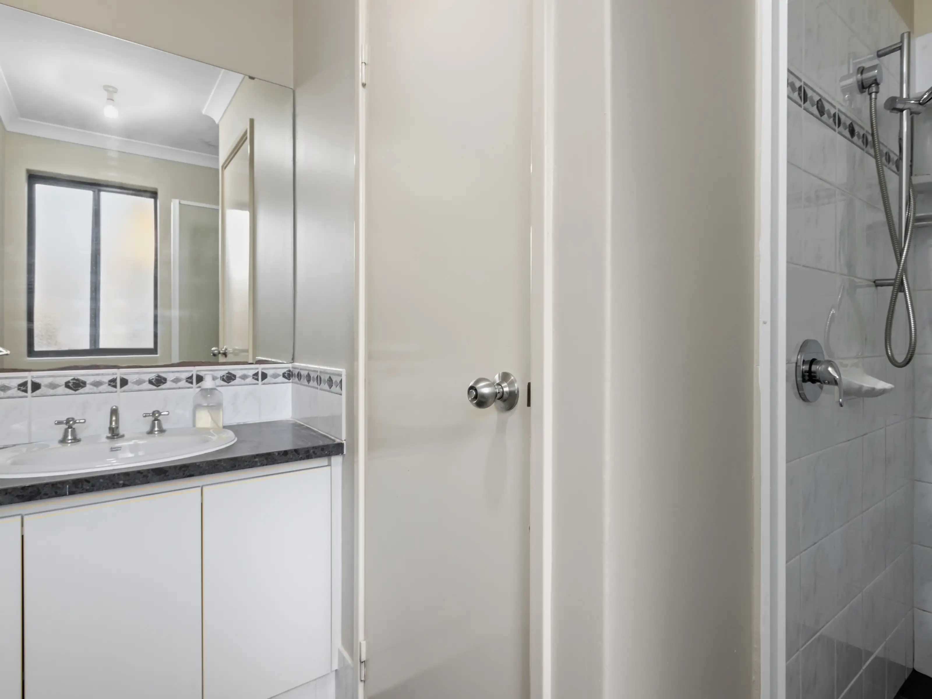UNIT 4 10-12 JAMES ST, Cannington, South East Perth, 0 ห้องนอน, 0 ห้องน้ำ, House