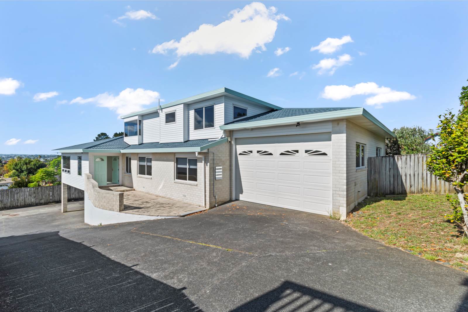 241c Royal Road, Massey, Waitakere City, 6 ਕਮਰੇ, 3 ਬਾਥਰੂਮ, House