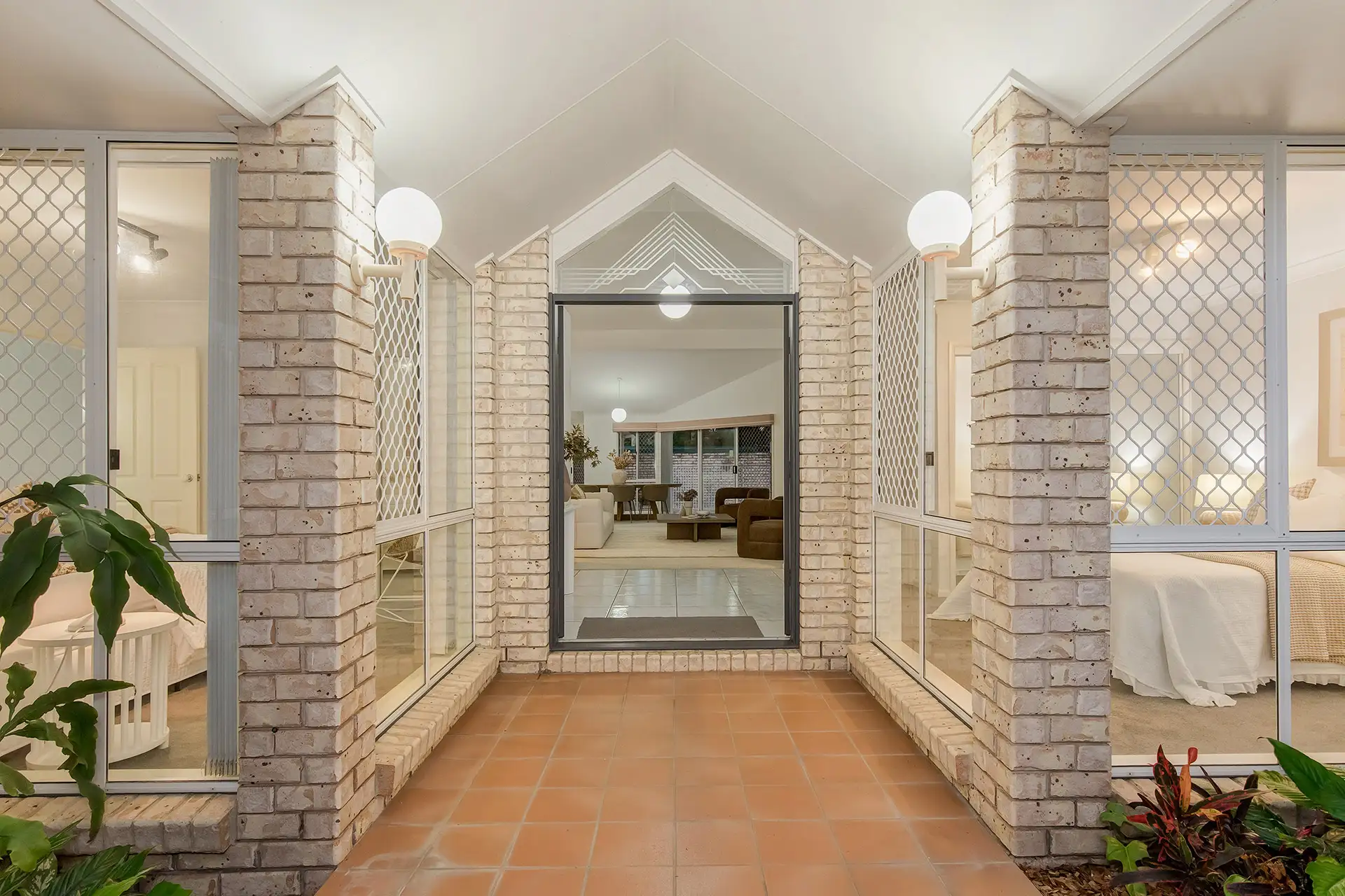 143 SANTA CRUZ BVD, Clear Island Waters, Gold Coast, 0部屋, 0バスルーム, House