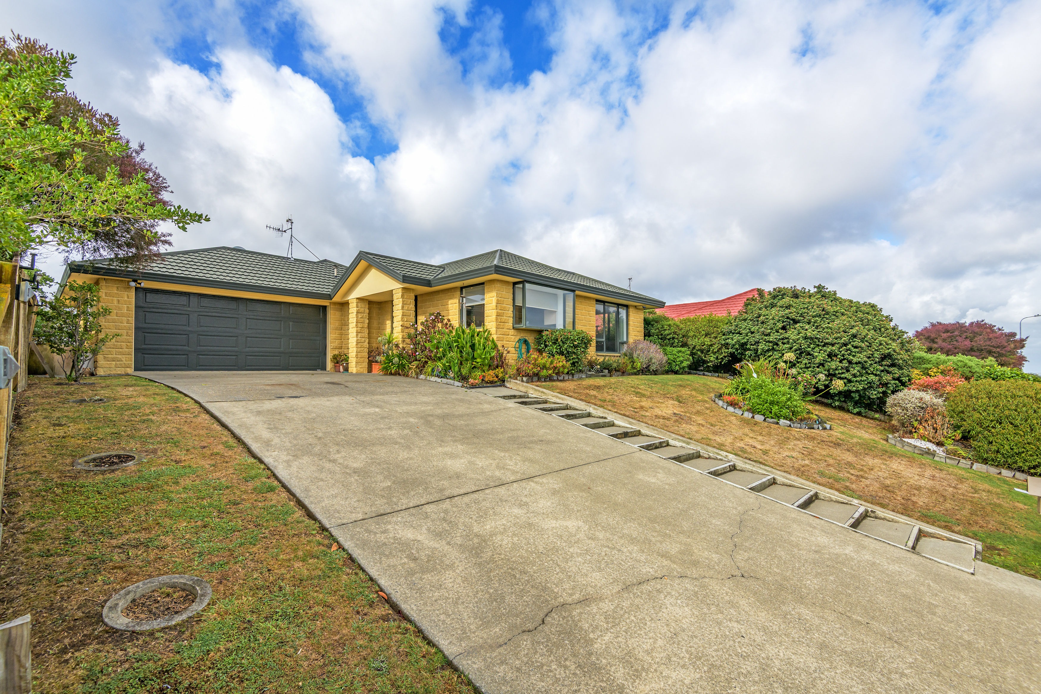 38 Logan Way, Kelvin Grove, Palmerston North City, 3 ਕਮਰੇ, 2 ਬਾਥਰੂਮ, House