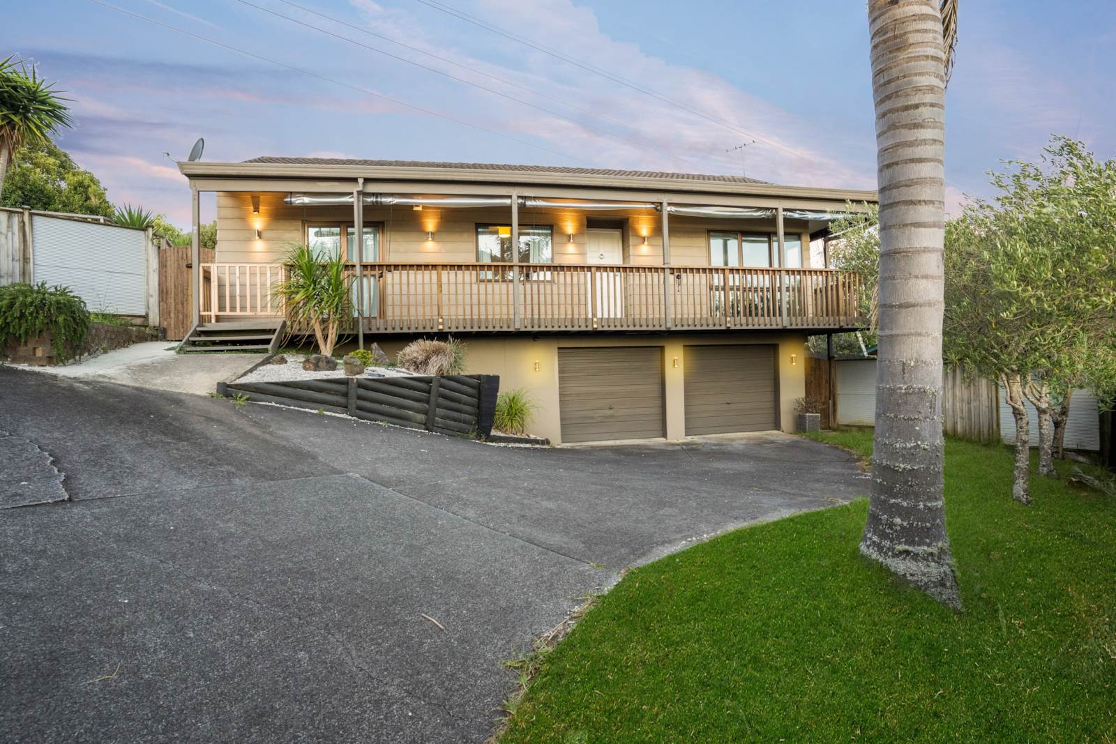 2/80a Athena Drive, Totara Vale, North Shore City, 3 રૂમ, 1 બાથરૂમ