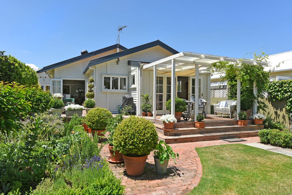 20 Colin Grove, Lower Hutt