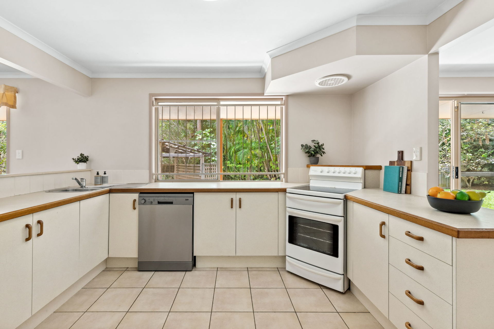 13 MOUNTAIN VISTA DR, Glass House Mountains, Sunshine Coast, 0 રૂમ, 0 બાથરૂમ, House