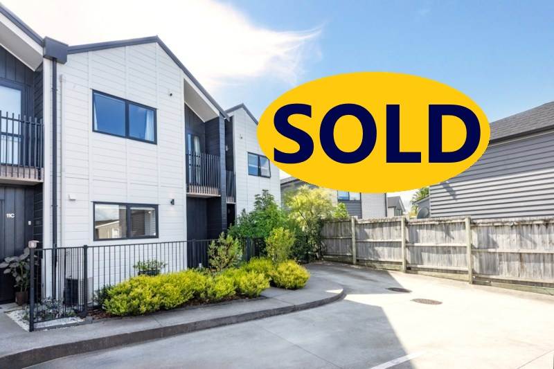 11b Kaweka Street, New Lynn, Waitakere City, 3 Bedrooms, 1 Bathrooms, Townhouse