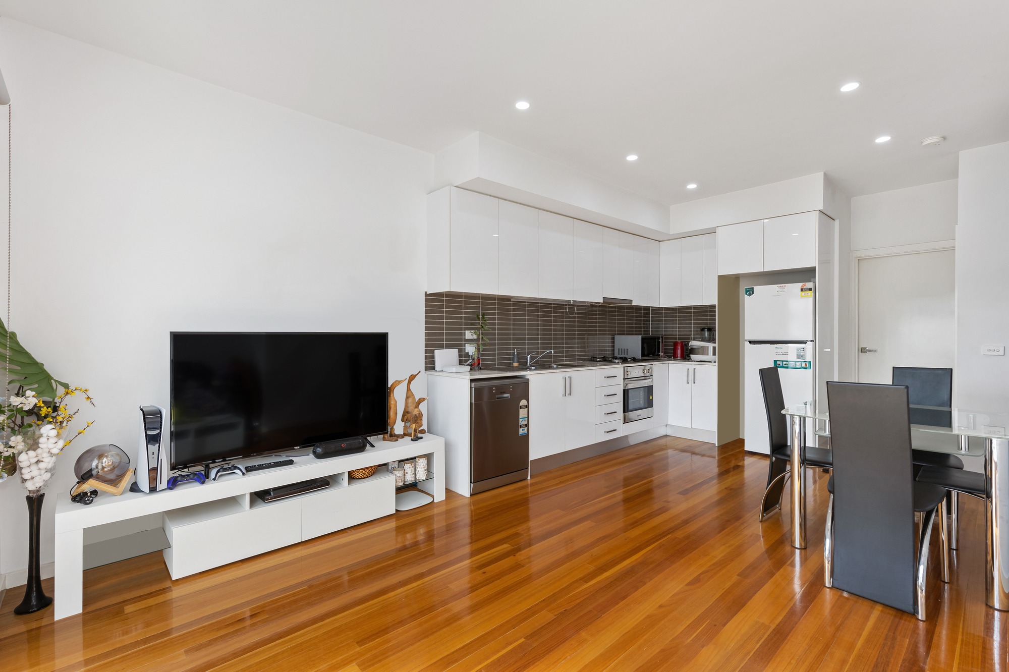 UNIT 4 10 LORENSEN AV, Coburg North, North Melbourne, 0 Kuwarto, 0 Banyo, Townhouse
