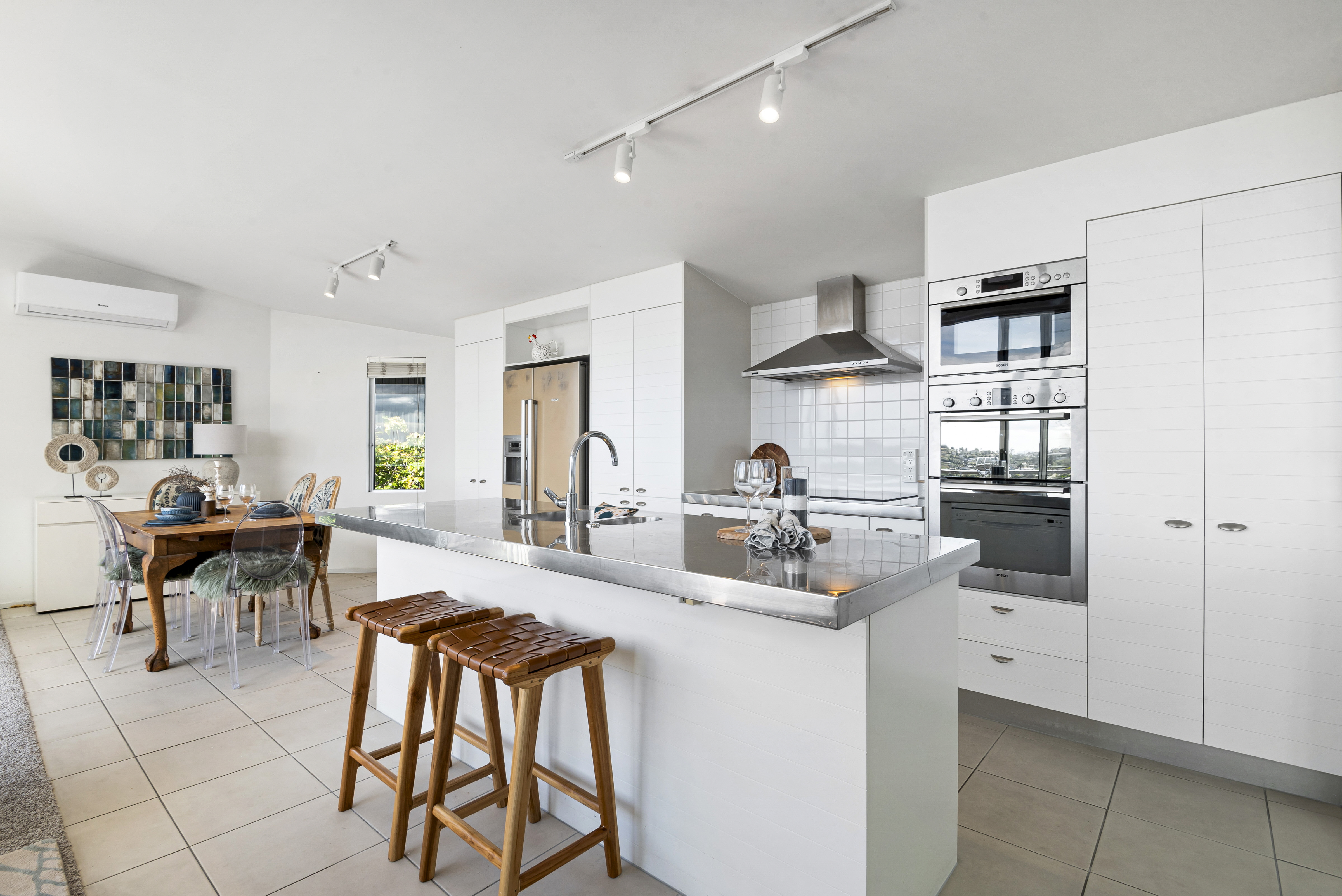 1/598 Beach Road, Rothesay Bay, North Shore City, 4 Kuwarto, 2 Banyo, House