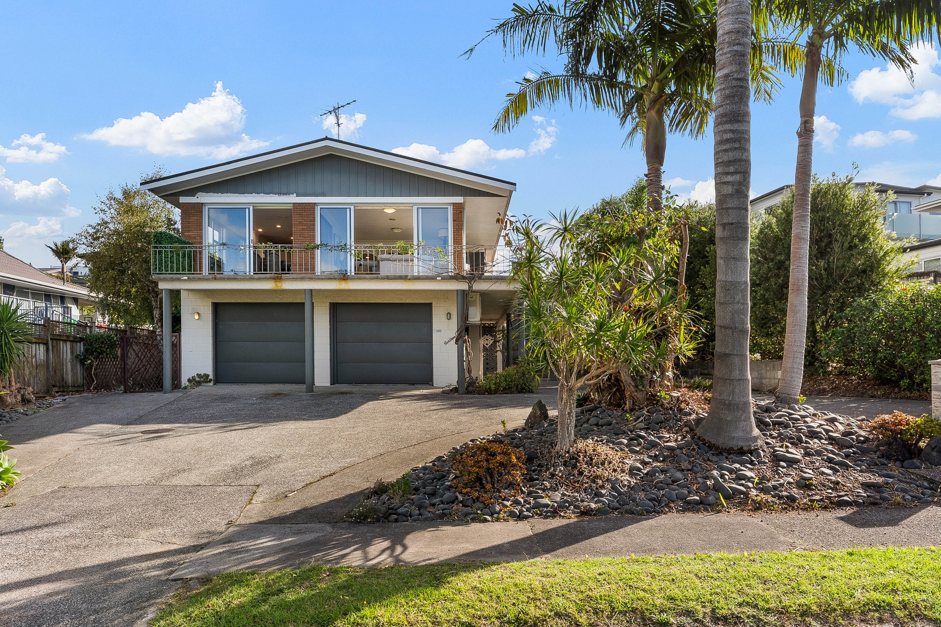 16 Mccrystal Avenue, Bucklands Beach, Manukau City, 2 कमरे, 2 बाथरूम, House