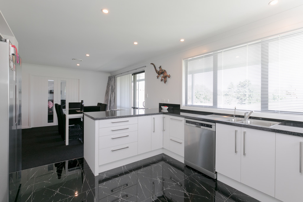 8 Quail Avenue, Feilding, Manawatu, 3 ਕਮਰੇ, 2 ਬਾਥਰੂਮ