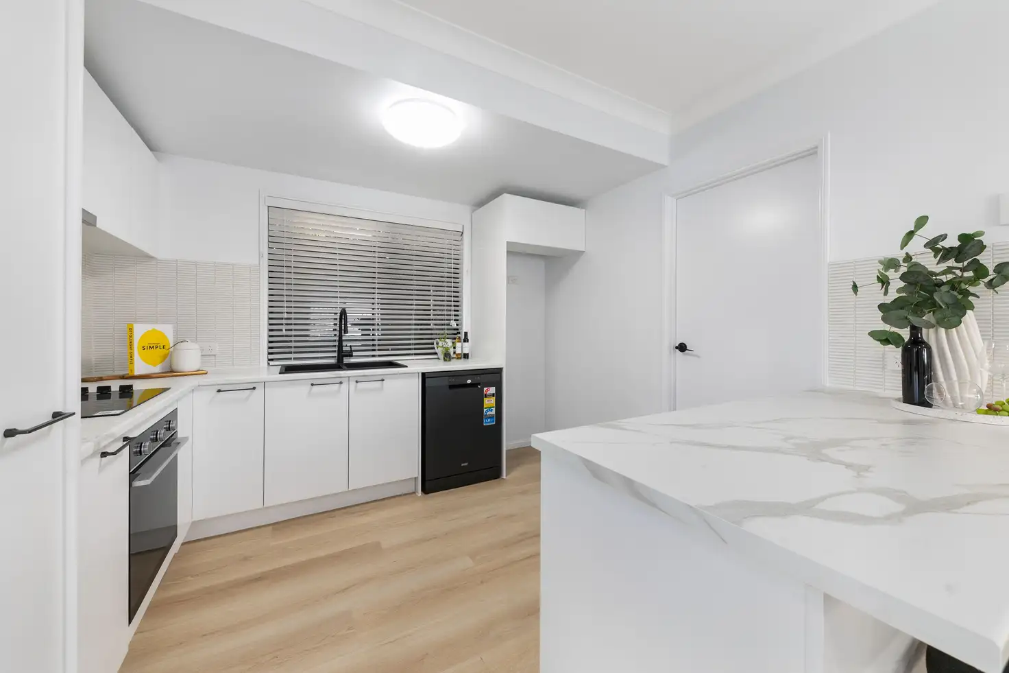 11 WILTON TCE, YERONGA QLD 4104, 0 chambres, 0 salles de bain, Townhouse