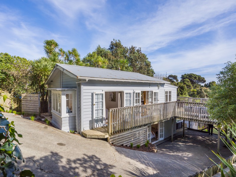 78 Domain Crescent, Muriwai, Rodney, 3 rūma, 1 rūma horoi