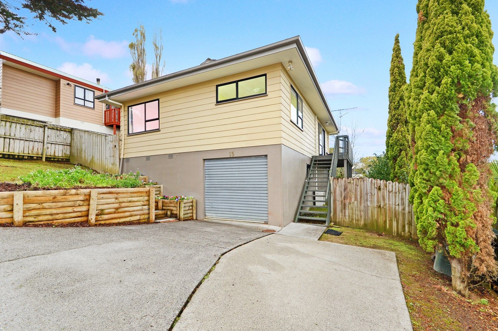 1/15 Kupari Place, Totara Vale, North Shore City, 3 રૂમ, 0 બાથરૂમ