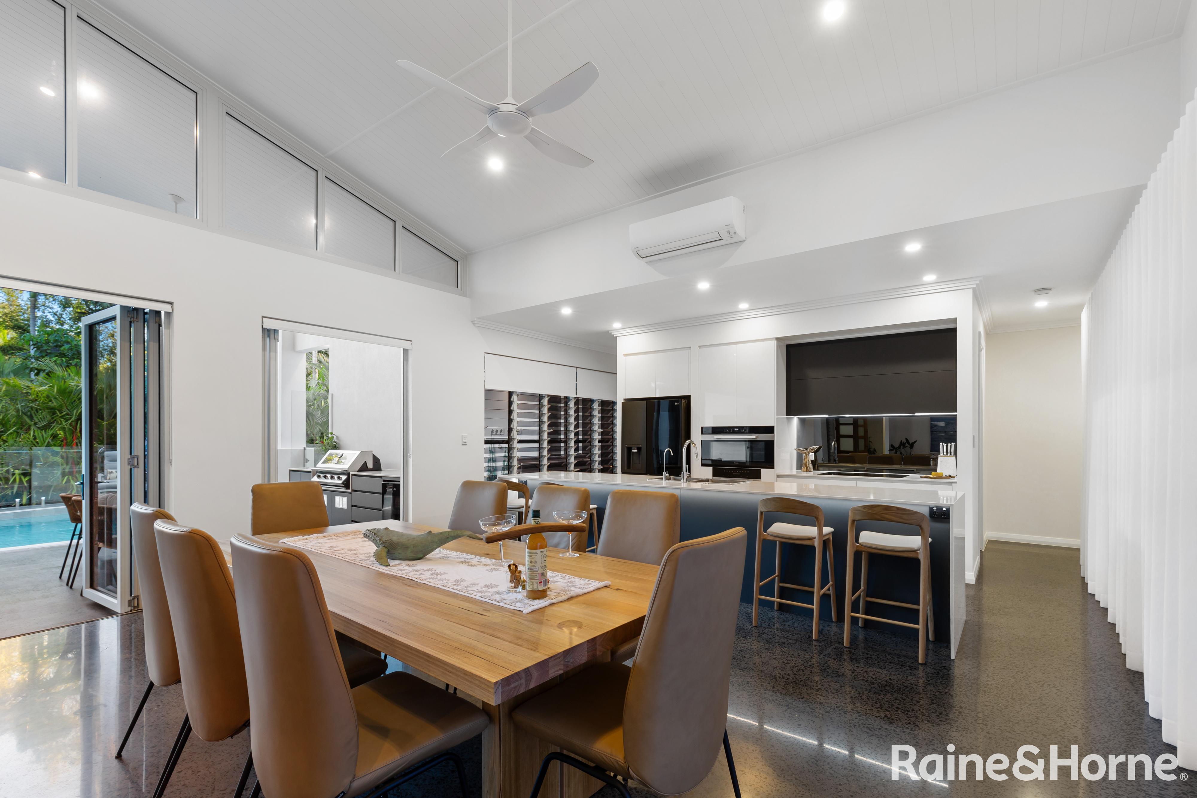 THE BEACH FRONT PORT DOUGLAS UNIT 1 2-12 REEF ST, Port Douglas, Cairns, 0房, 0浴, House