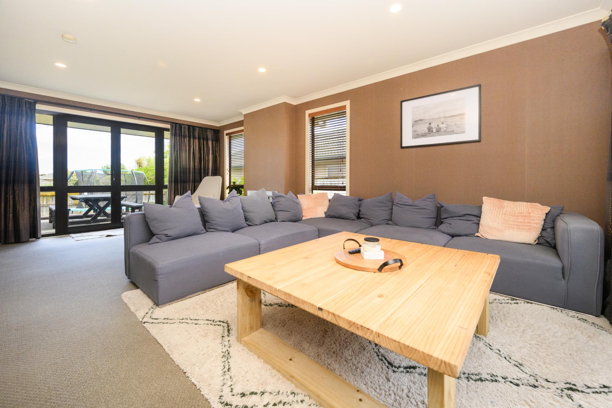 19 Johnstone Drive, Fitzherbert, Palmerston North City, 4 rūma, 2 rūma horoi, House