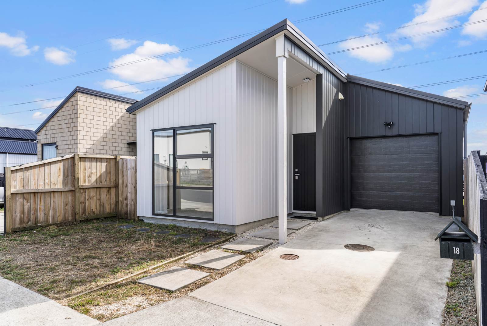 18 Puwha Street, Massey, Waitakere City, 3 ਕਮਰੇ, 2 ਬਾਥਰੂਮ, House