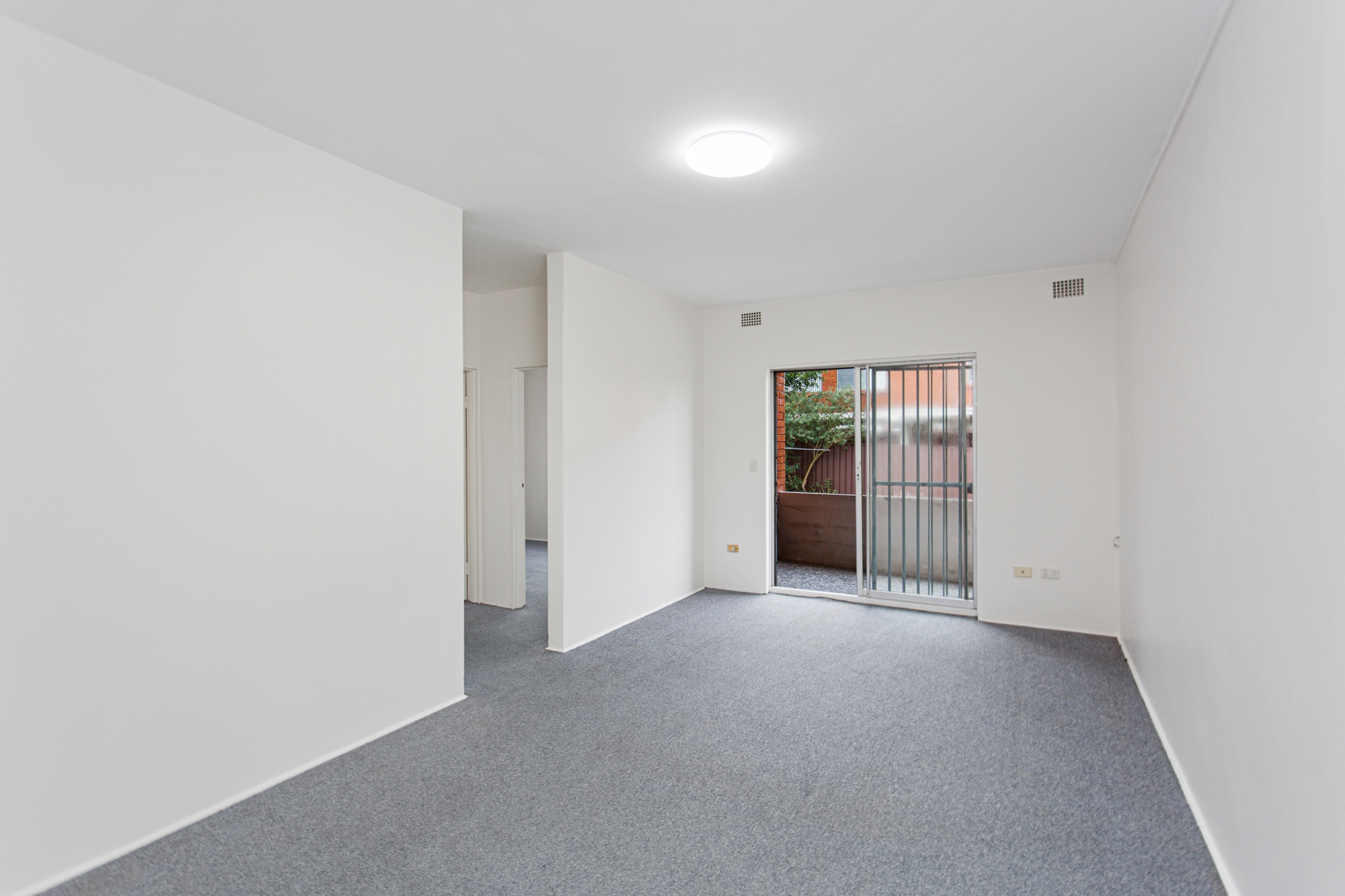UNIT 3 28 FLORA ST, Roselands, South Western Suburbs, 0 ห้องนอน, 0 ห้องน้ำ, Unit