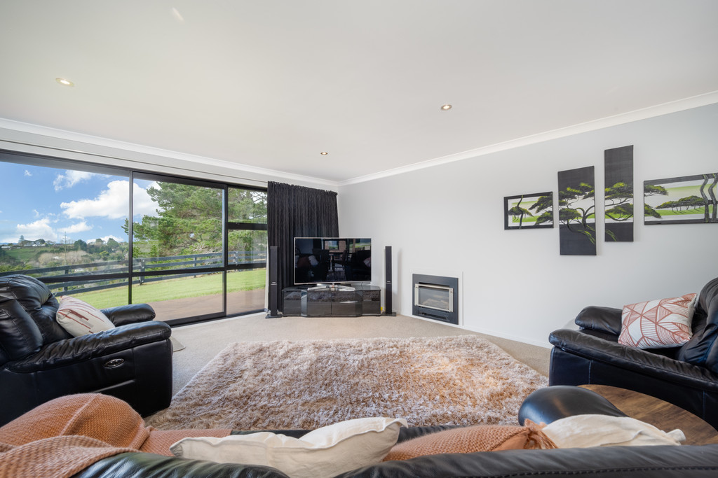 245 Point View Drive, Dannemora, Manukau City, 7 ห้องนอน, 1 ห้องน้ำ