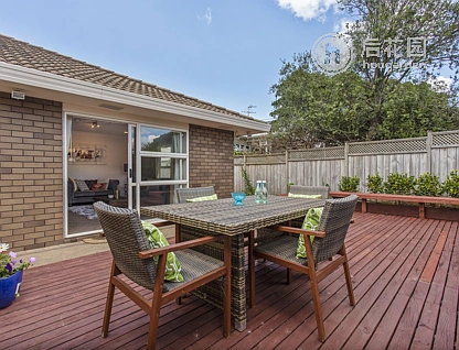 1/2 Roskill Way, Three Kings, Auckland, 3 ห้องนอน, 0 ห้องน้ำ