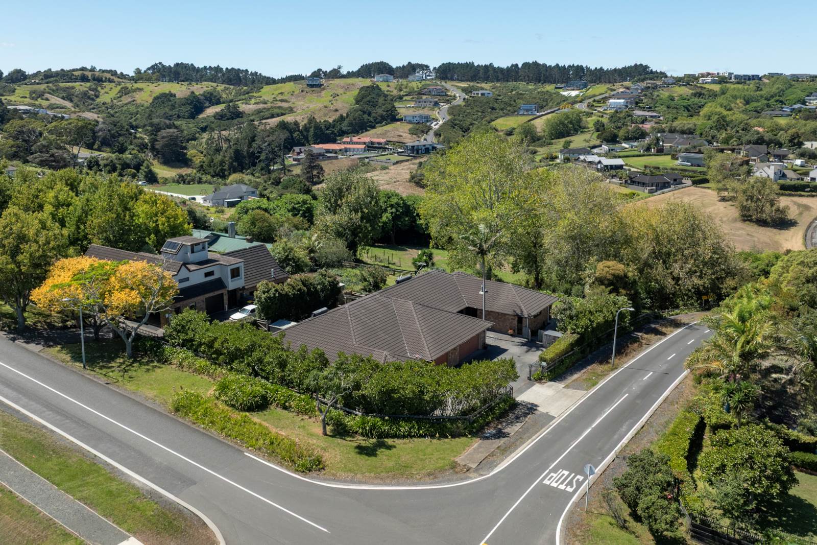 8 Regis Lane, Flat Bush, Auckland - Manukau, 7部屋, 3バスルーム, Home & Income
