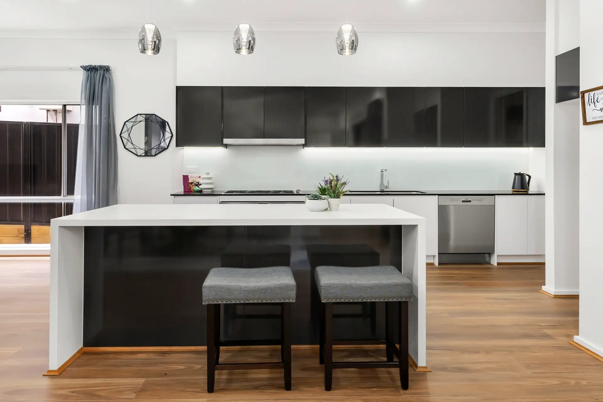 28 CARRAMAR CR, Miranda, Sutherland Shire, 0 ਕਮਰੇ, 0 ਬਾਥਰੂਮ, House