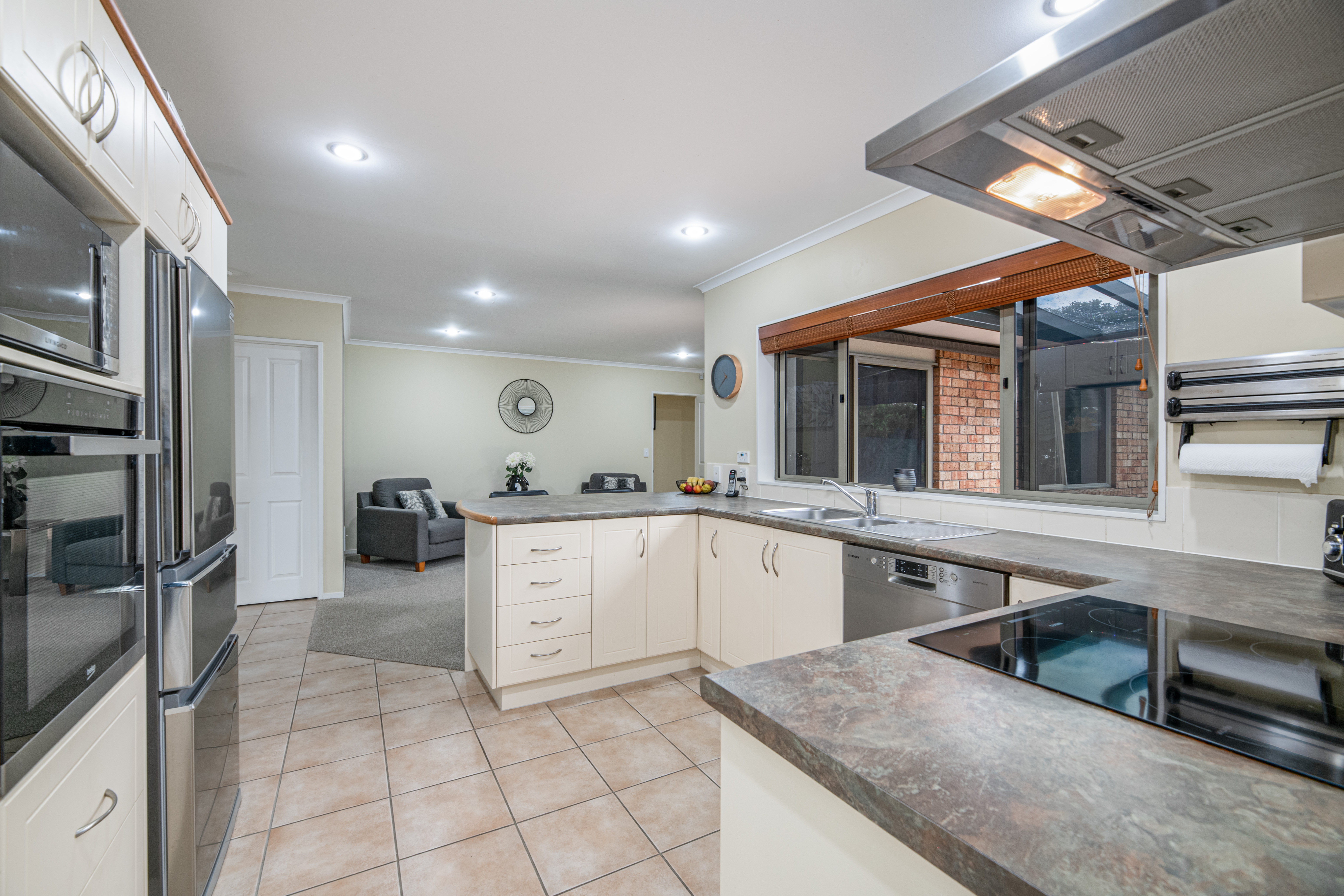 56 Highfields Terrace, Henderson, Waitakere City, 4 chambres, 2 salles de bain, House