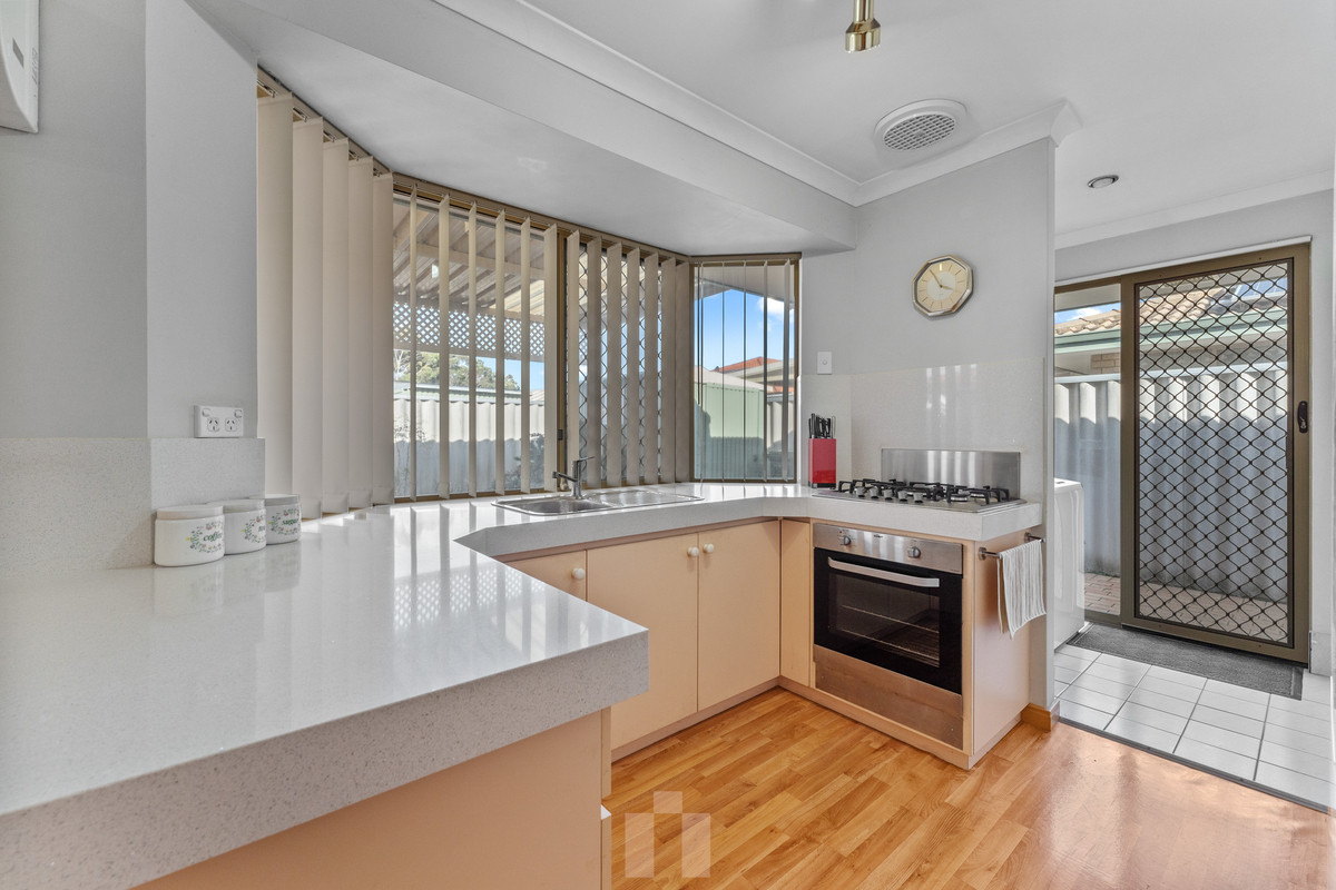 VELLGROVE MEWS UNIT 13 70 VELLGROVE AV, Parkwood, South East Perth, 0 Kuwarto, 0 Banyo, Unit