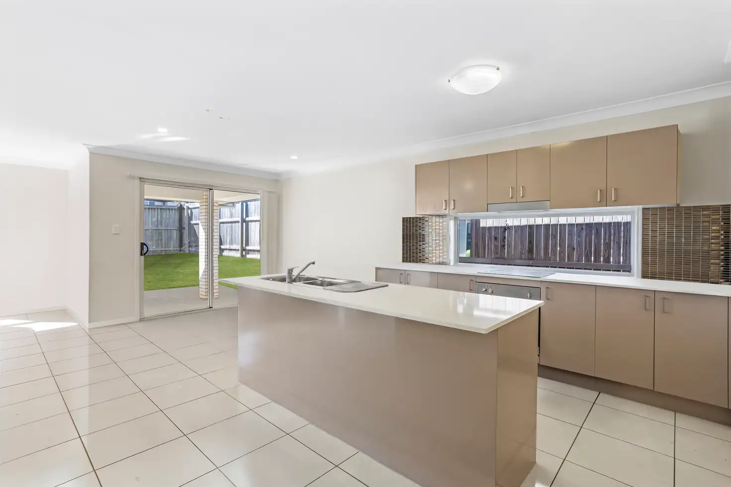 20 TAPPEN ST, YARRABILBA QLD 4207, 0 chambres, 0 salles de bain, House