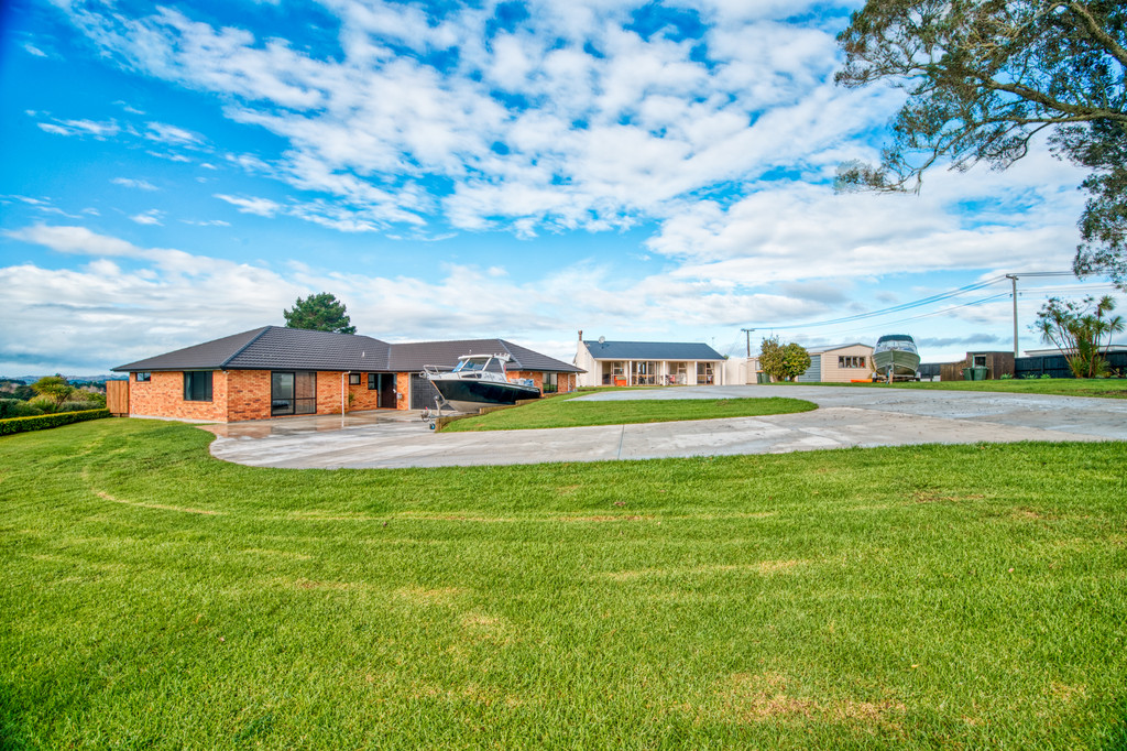 245 Point View Drive, Dannemora, Manukau City, 7 ห้องนอน, 1 ห้องน้ำ