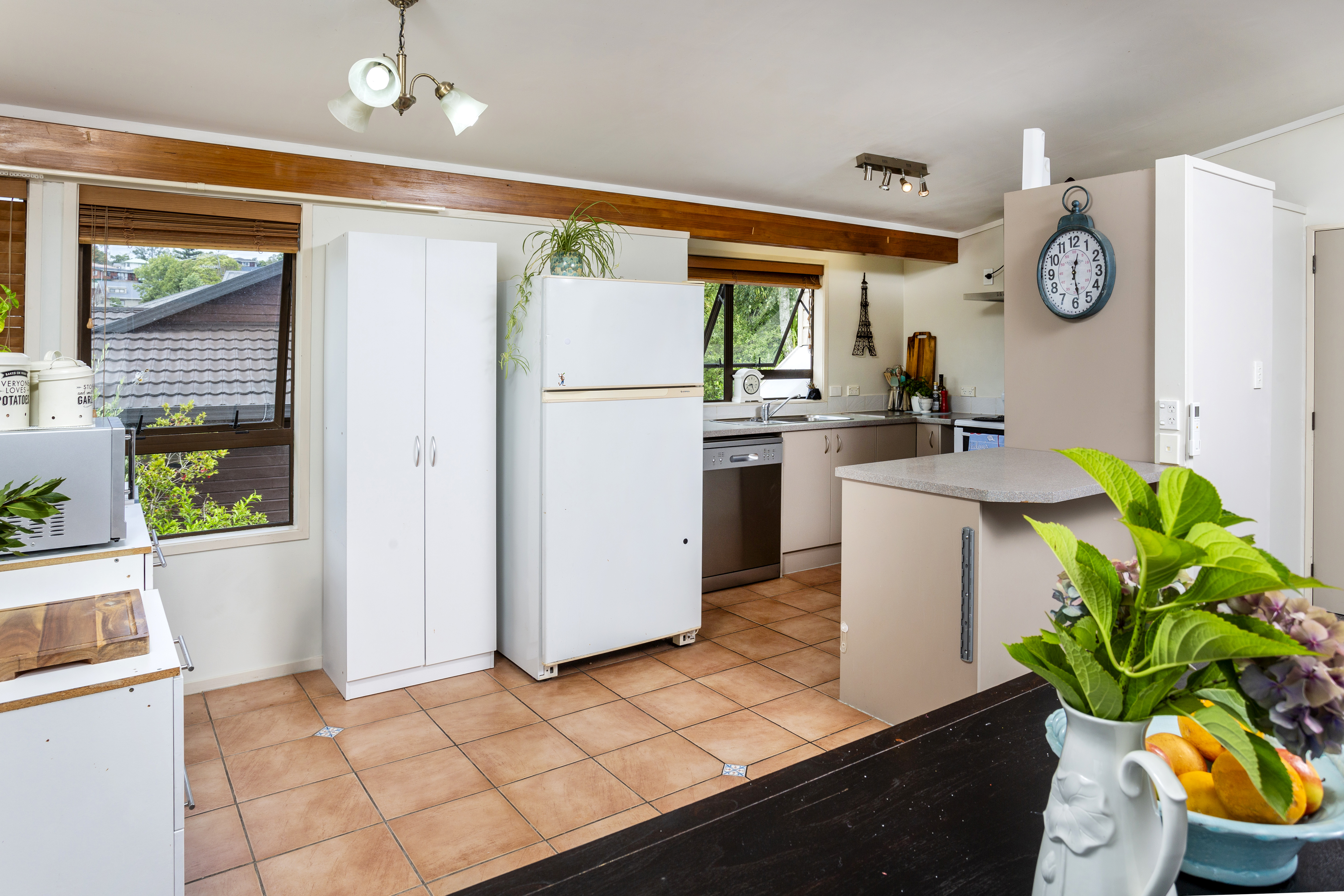 34 Unsworth Drive, Unsworth Heights, Auckland - North Shore, 5房, 0浴, Home & Income