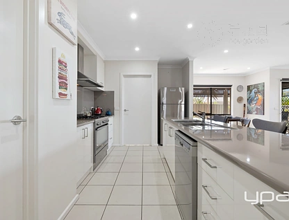 16 FARROW PL, MADDINGLEY VIC 3340, 0 침실, 0 욕실, House