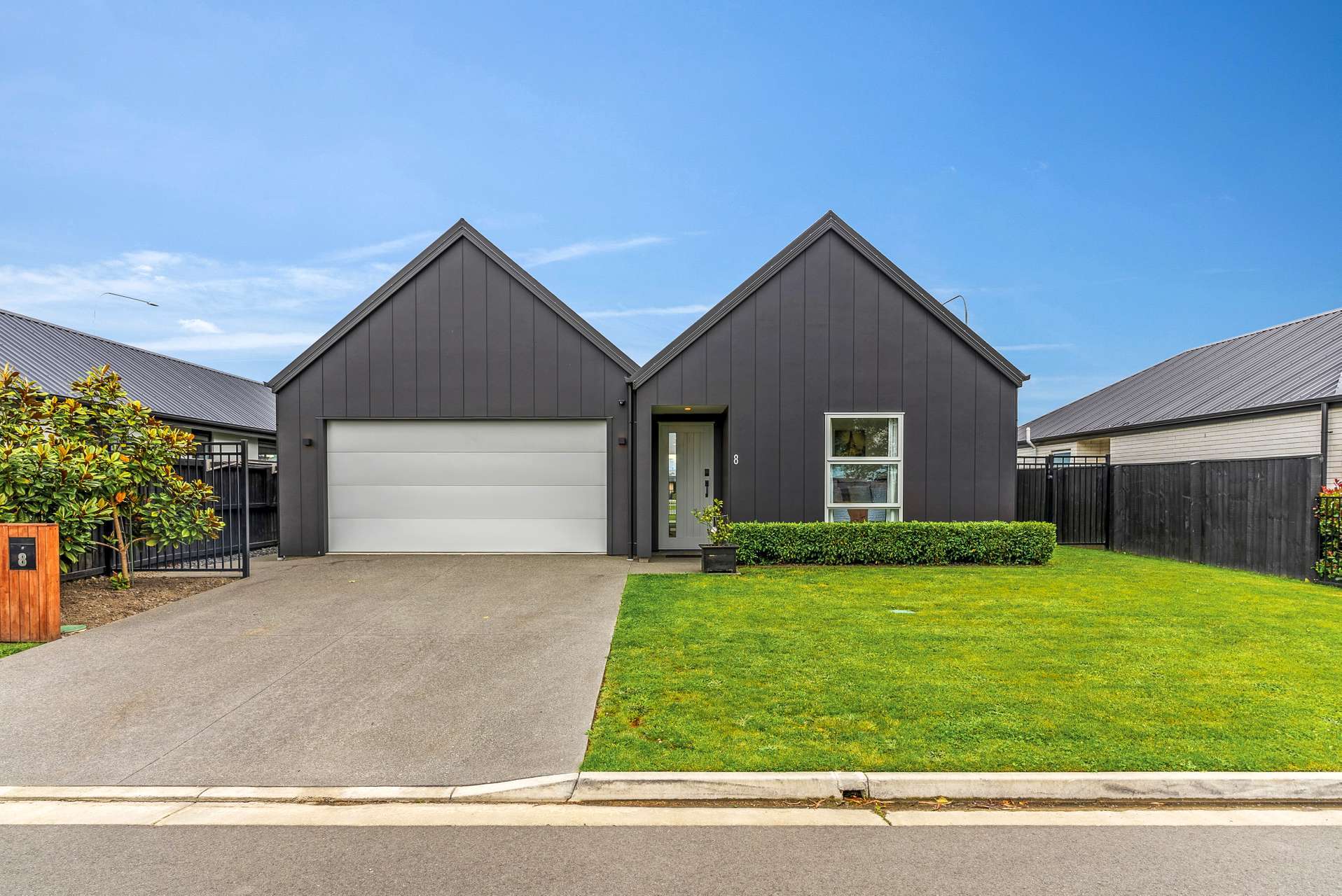 8 John Raven Lane, Woodend