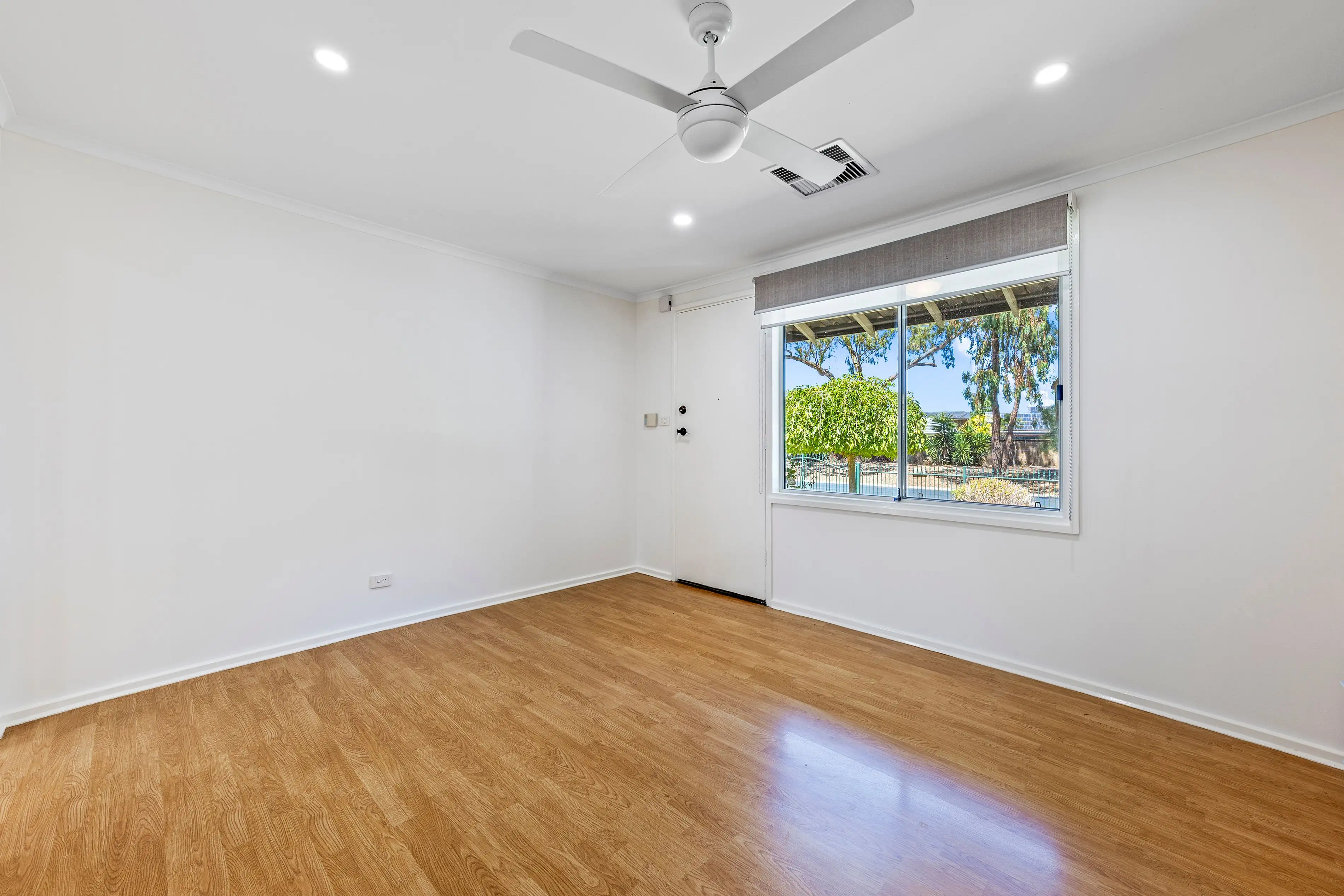13 DOTTEREL DR, SEMAPHORE PARK SA 5019, 0 Kuwarto, 0 Banyo, House