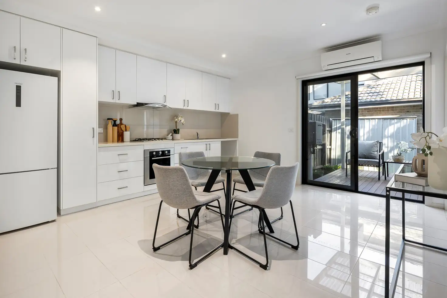 UNIT 3 10 FORTUNA ST, Clayton, Bayside, 0房, 0浴, Townhouse